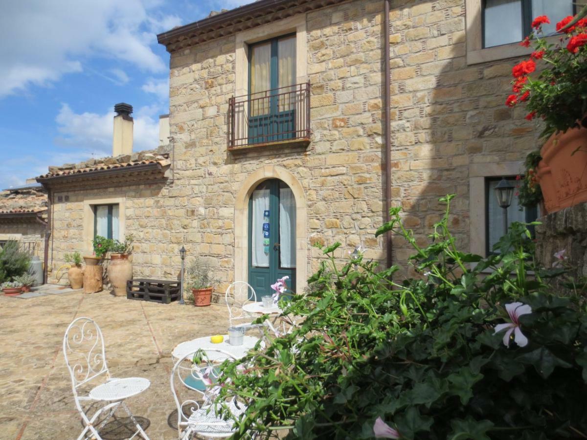 La Carretteria Guest House Mistretta Exterior foto